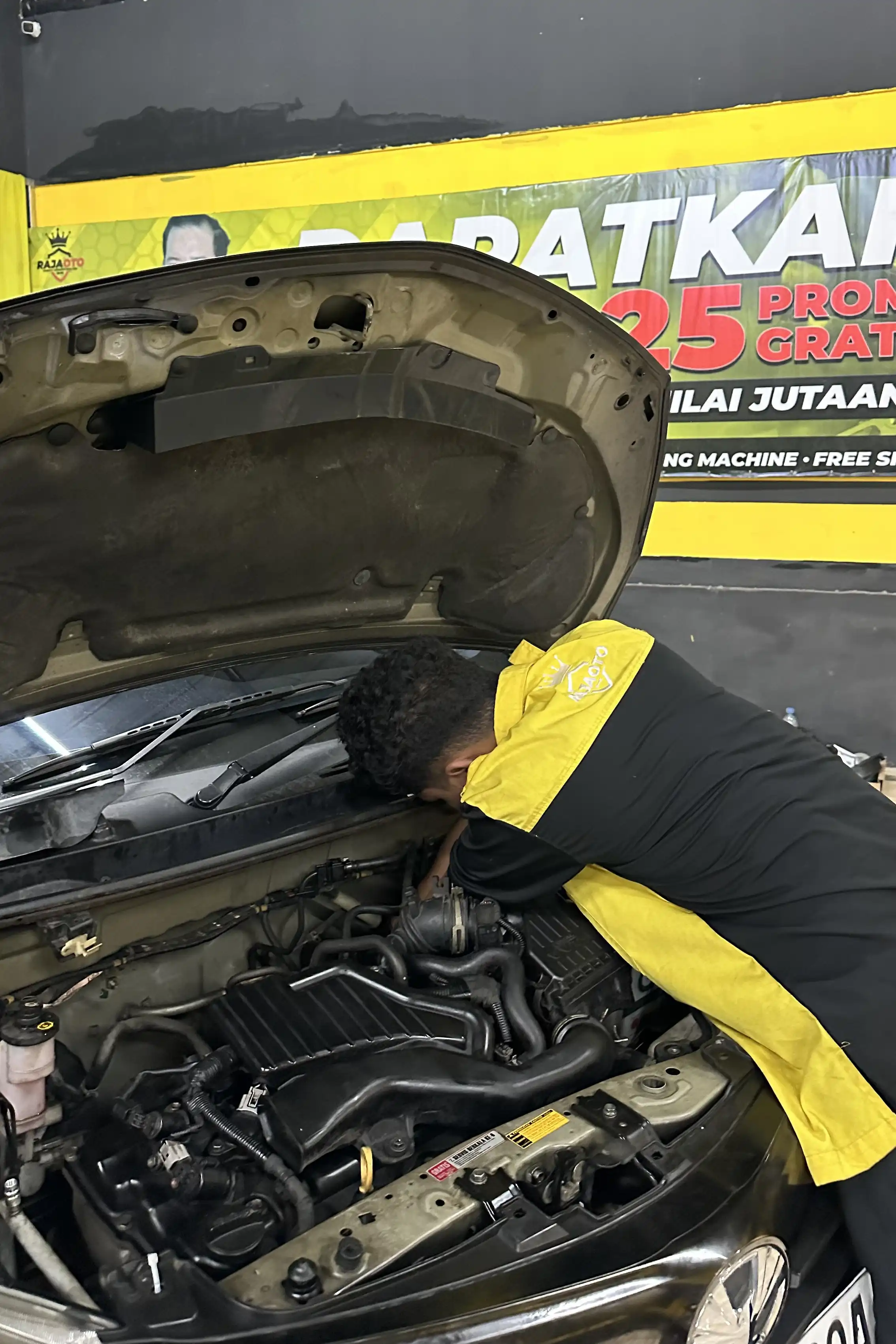 Teknisi Tune Up Mesin Mobil