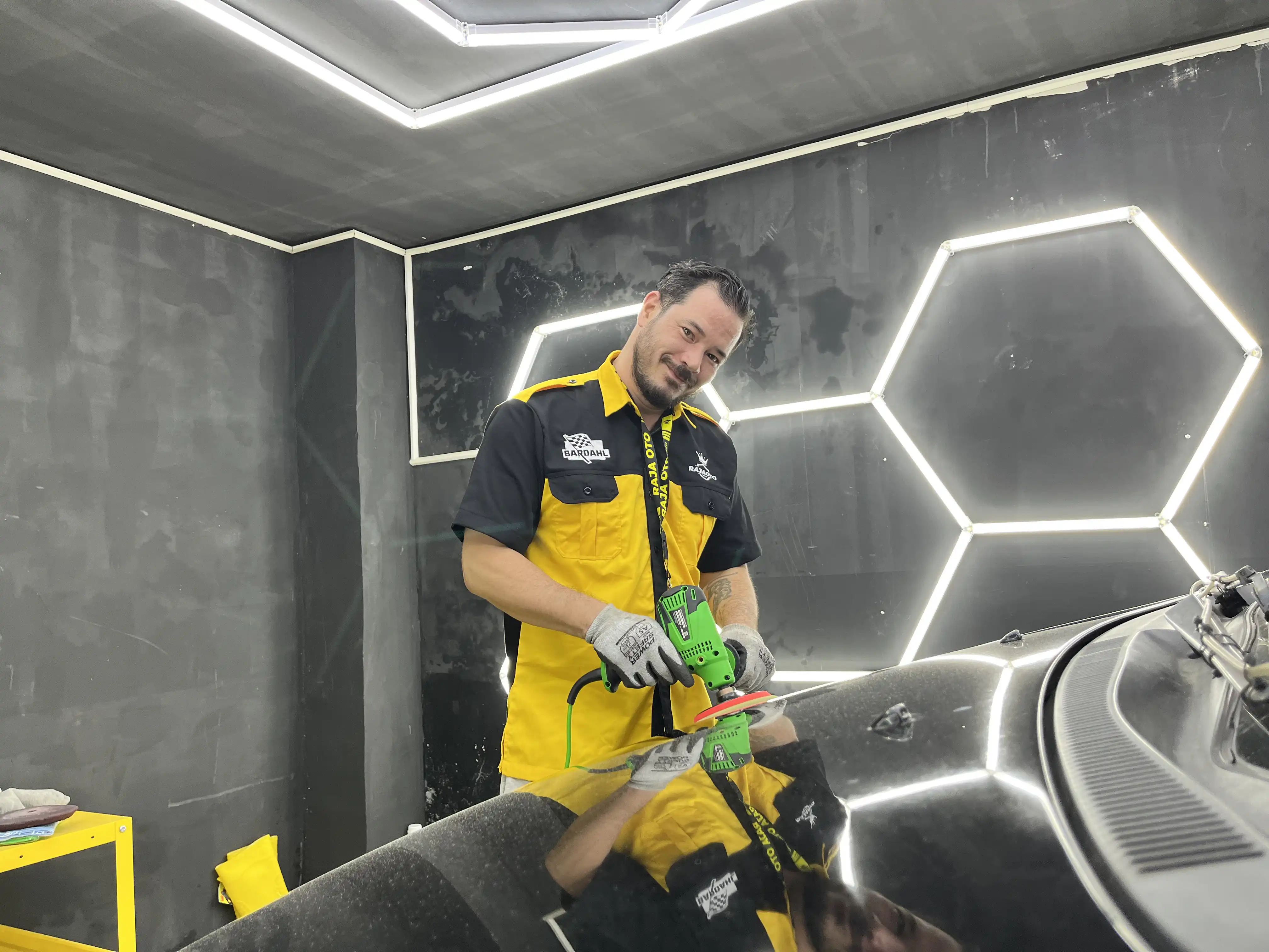 Proses Detailing Bodi Mobil